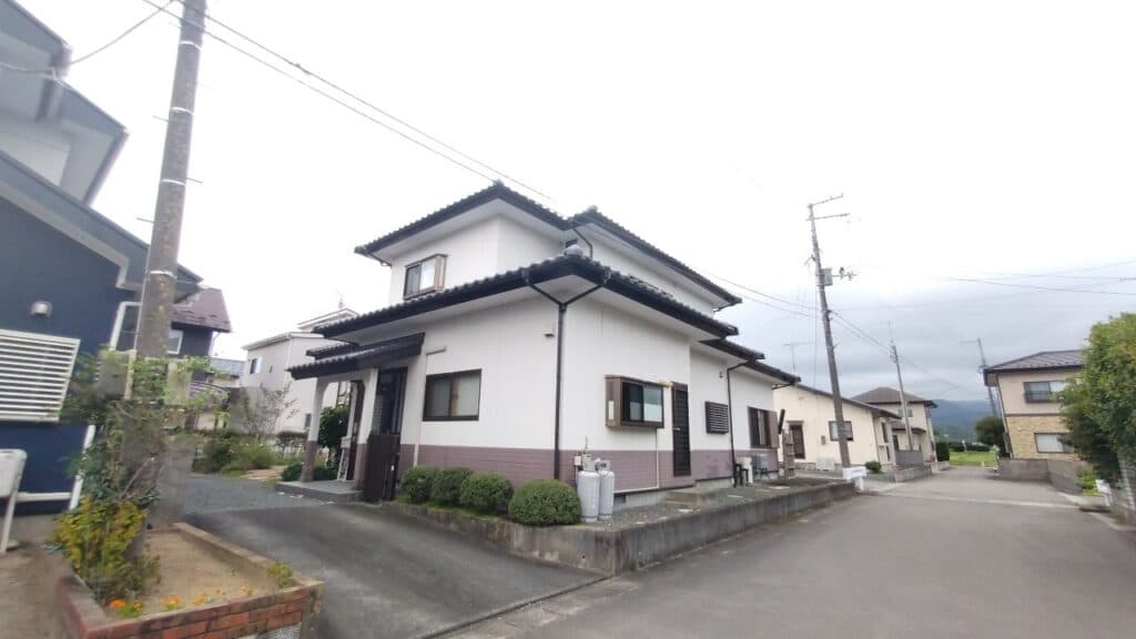 浴室＆外壁リフォーム済み！ドラッグストア徒歩３分の好立地！（原町区北町）