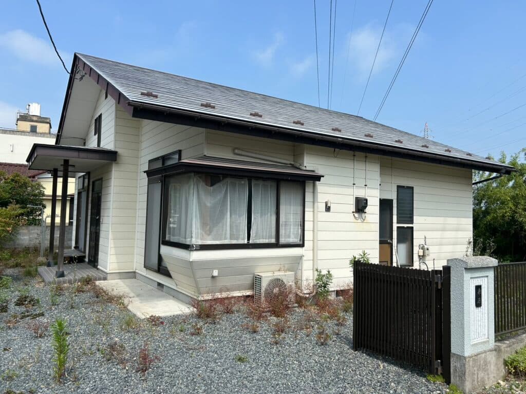 わぁ、天井が高い！少人数で住むにはちょうどいいサイズ感の平屋（原町区三島町三丁目）
