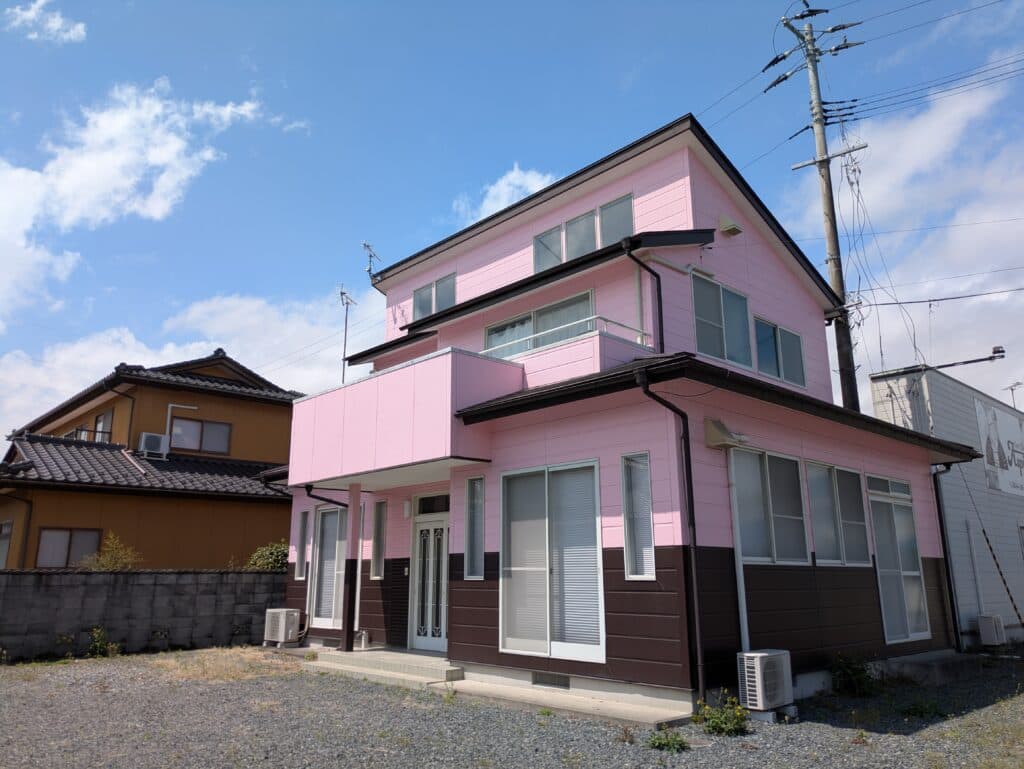 ケーキみたいなピンクの可愛いお家（原町区大木戸松島)