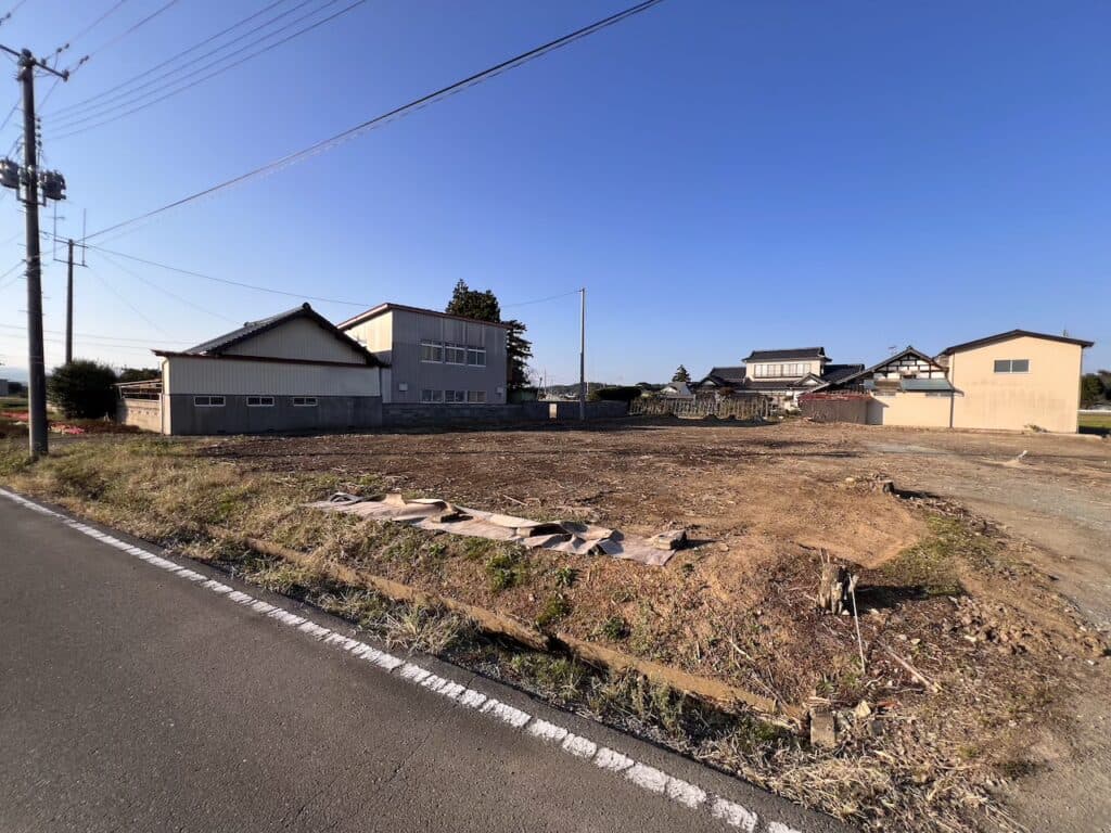 鹿島区北右田字高田（約323坪）