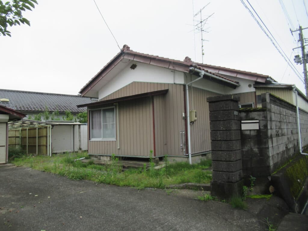 閑静な住宅街の平屋。リノベーションで理想の住まいを。（原町区大木戸字北西原）
