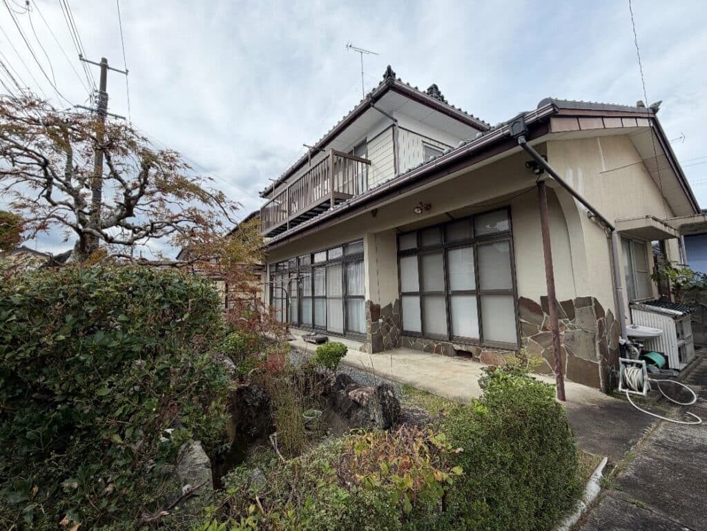 静かな環境と日々の暮らしが便利な立地（原町区仲町一丁目）
